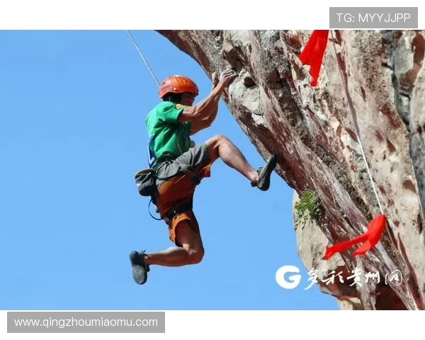 西安攀岩队与成都攀岩队赛后复盘分析团队配合与战术执行