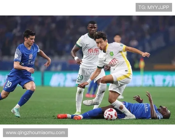 北京国安迎战上海申花争锋对决 两队争夺顶级联赛荣耀再度激战